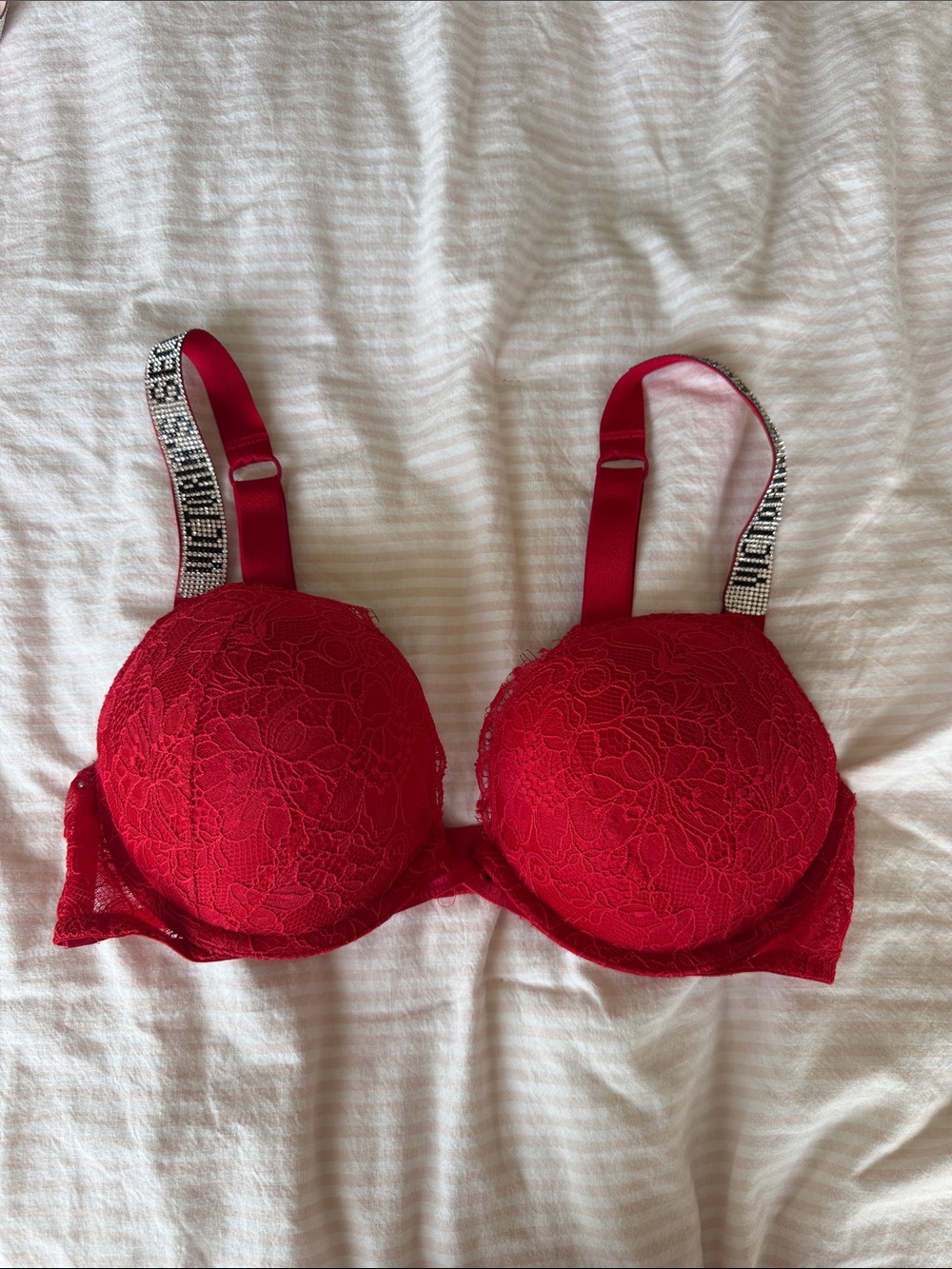 Victoria’s secret shine strap push up bra in red